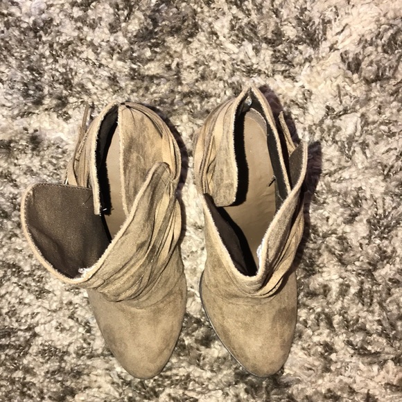 Gray booties - Picture 3 of 4